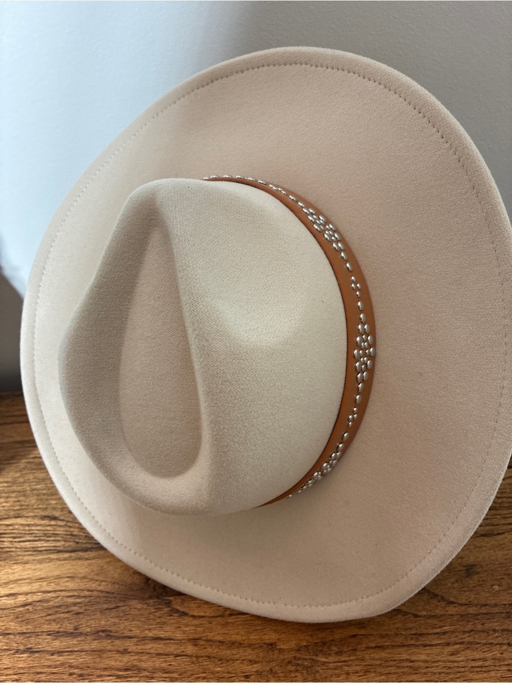Beige Wide-Brim Hat with Studded vegan Leather Band